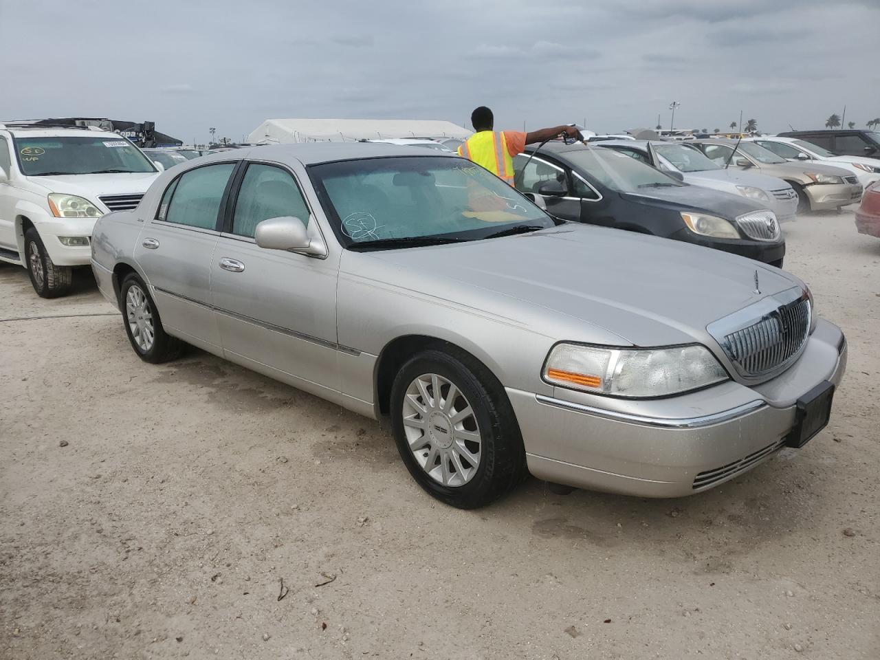 2006 Lincoln Town Car Signature VIN: 1LNHM81W96Y601728 Lot: 74877604