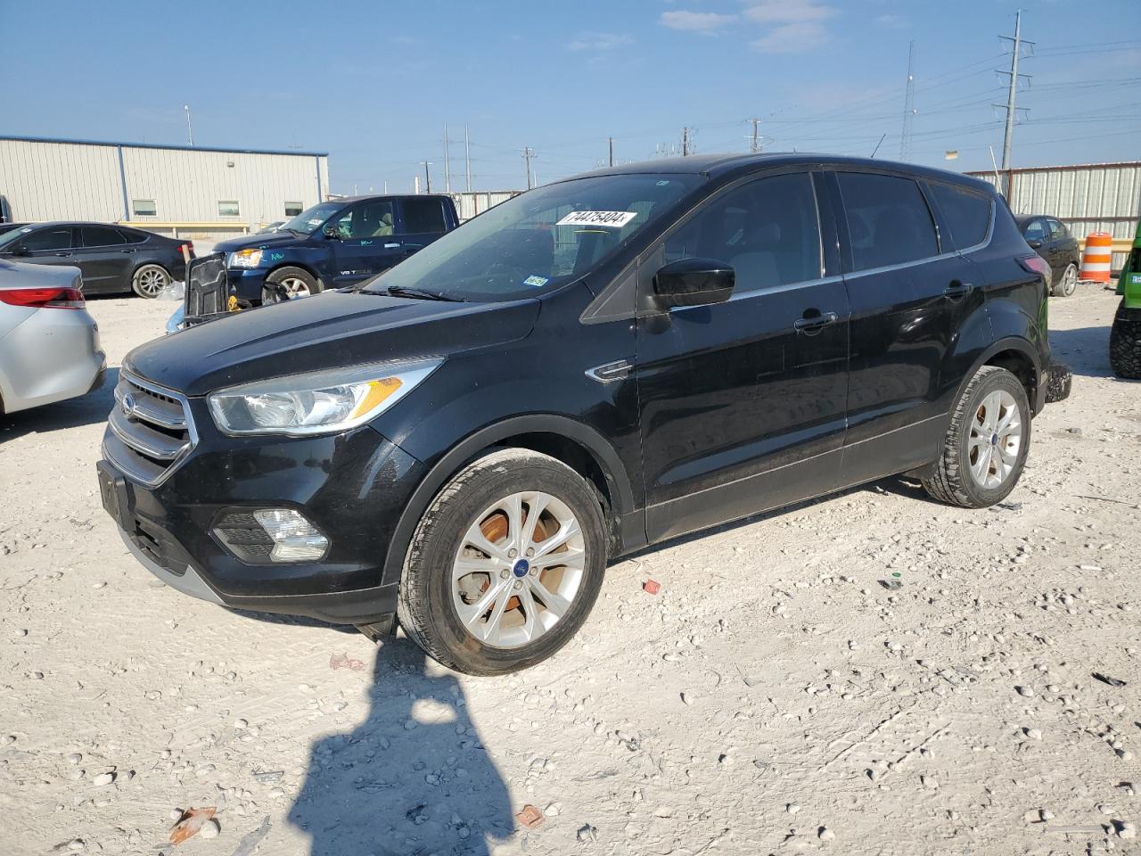 1FMCU0GD9HUC77983 2017 FORD ESCAPE - Image 1