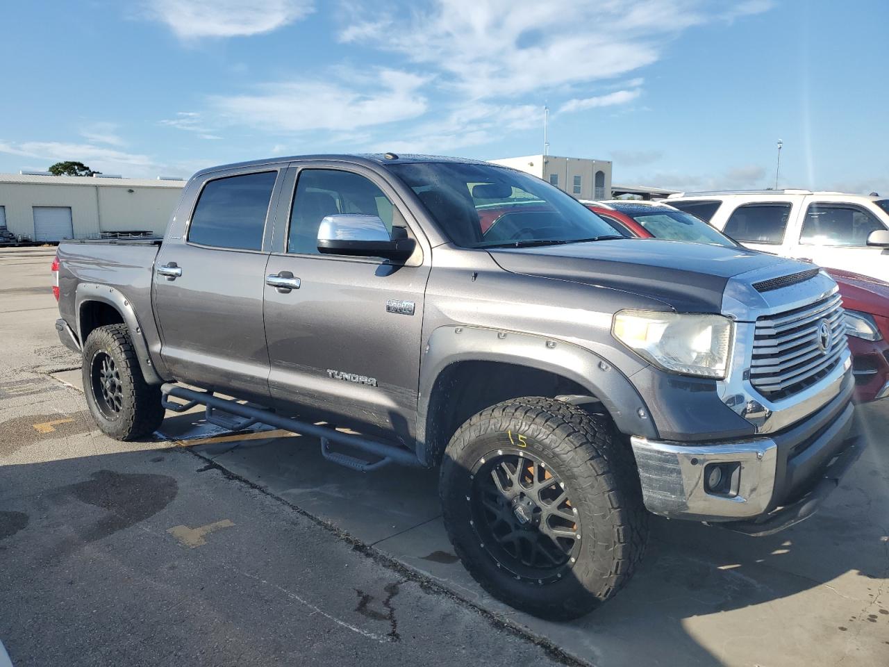 VIN 5TFHW5F1XHX674092 2017 TOYOTA TUNDRA no.4