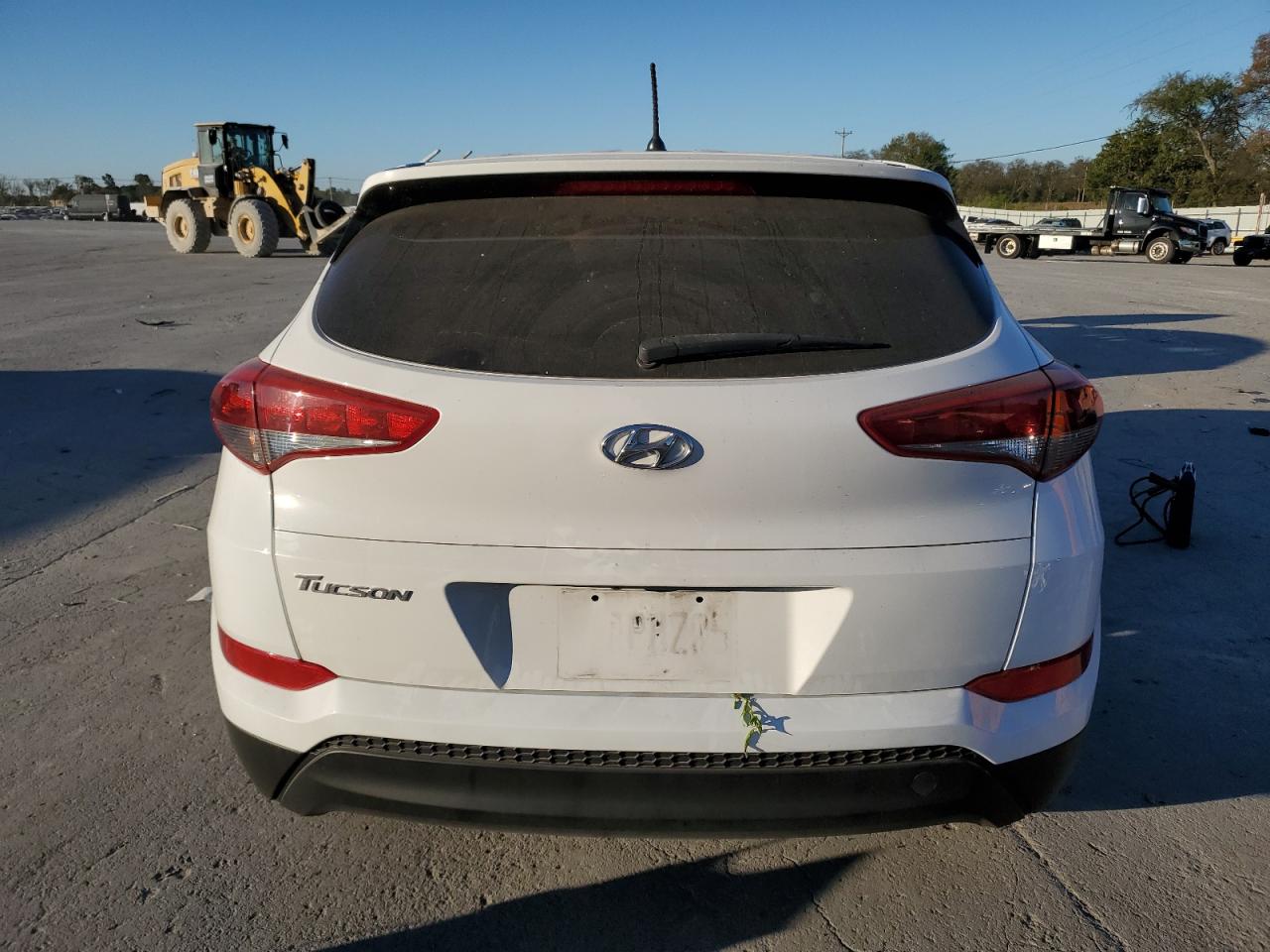 KM8J23A46JU700869 2018 Hyundai Tucson Se