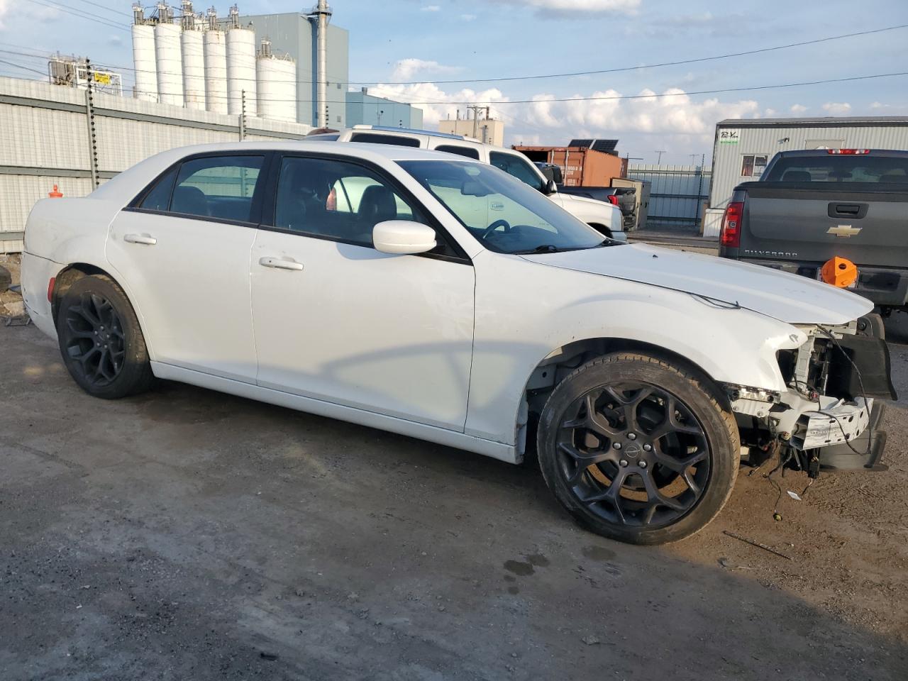 2019 Chrysler 300 - Image 4