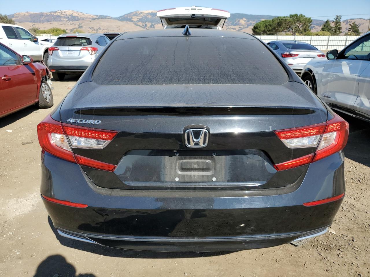 1HGCV1F58JA261008 2018 Honda Accord Exl