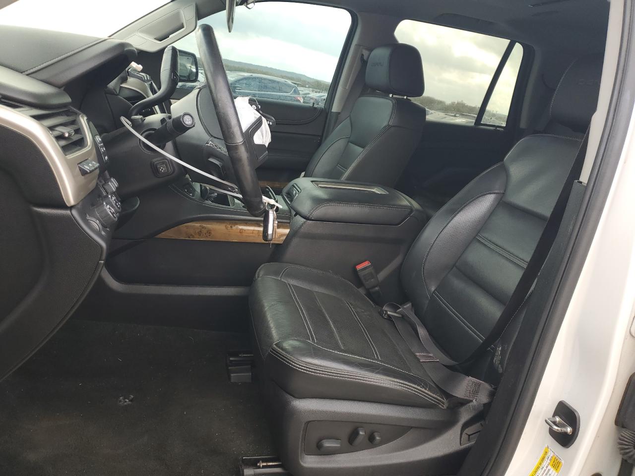 2017 GMC Yukon - Image 7