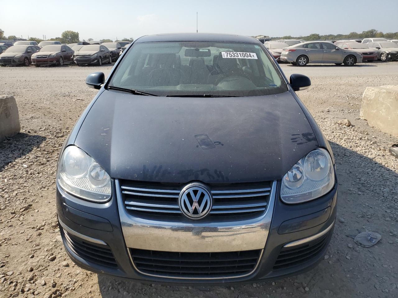 2010 Volkswagen Jetta - Image 5