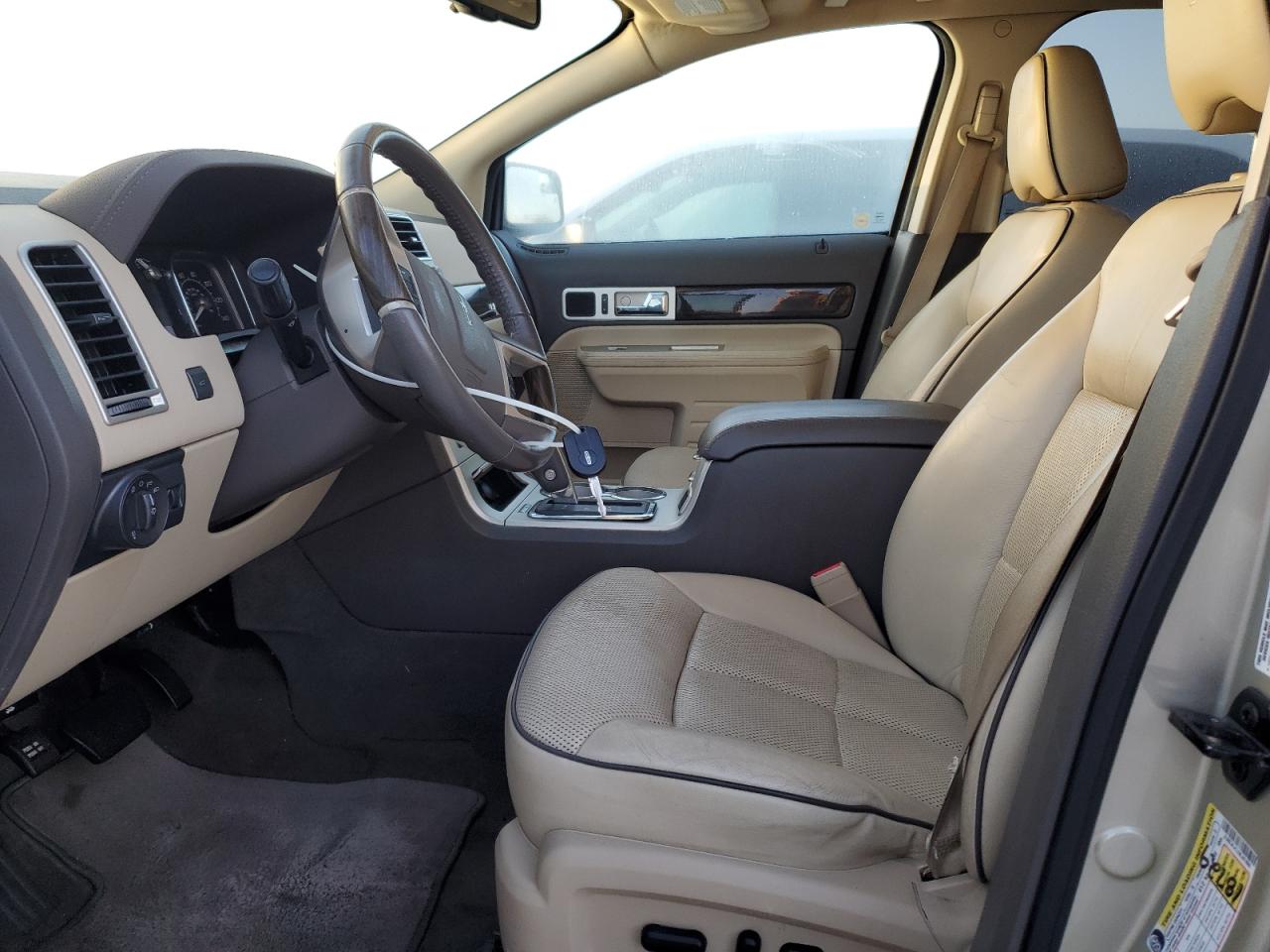 2010 Lincoln MKX - Image 7