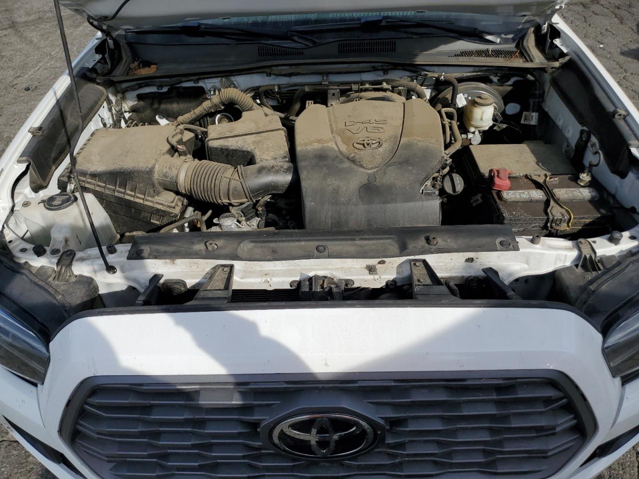 2020 Toyota Tacoma - Image 11