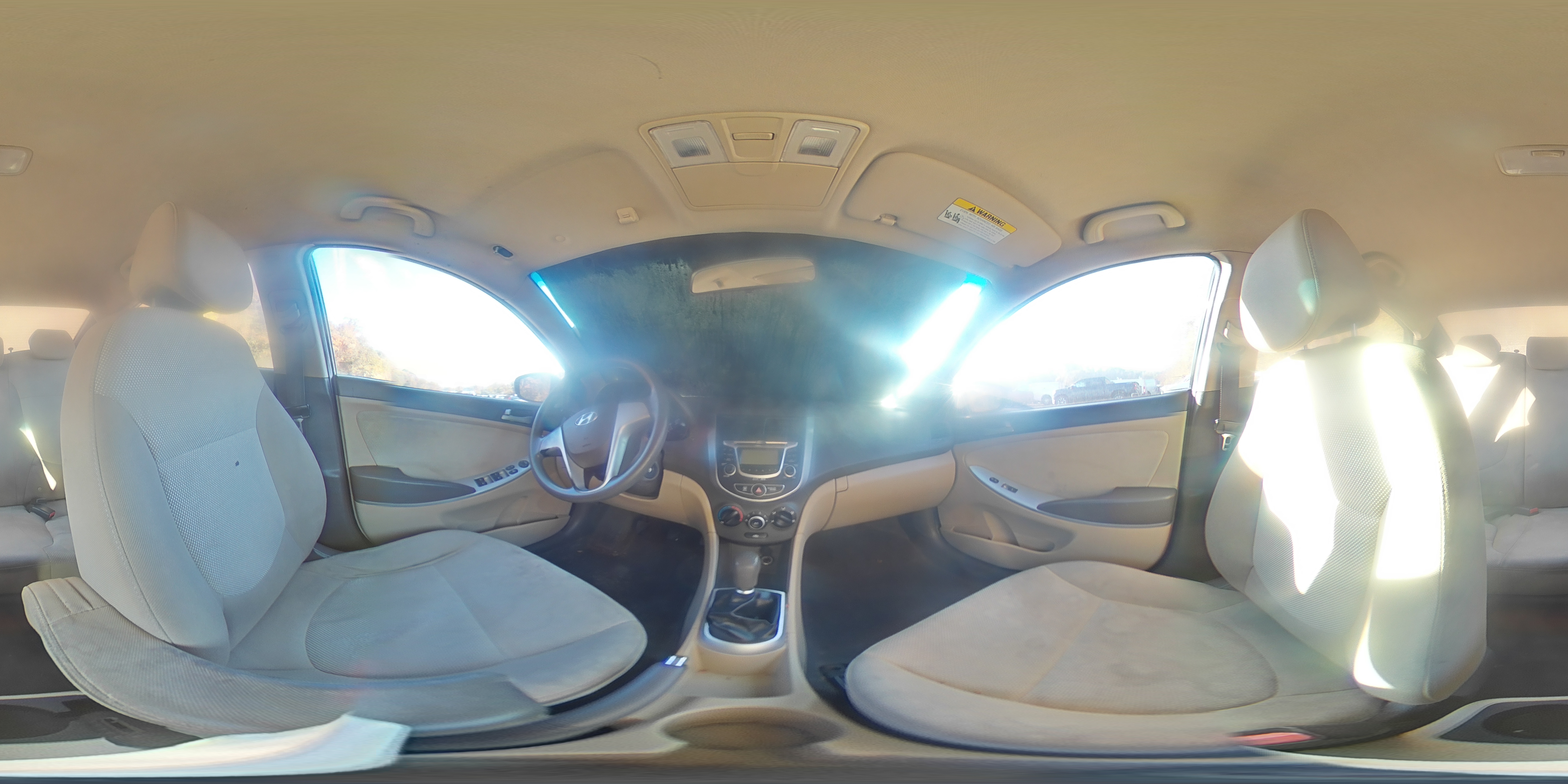 2013 Hyundai Accent - Image 12