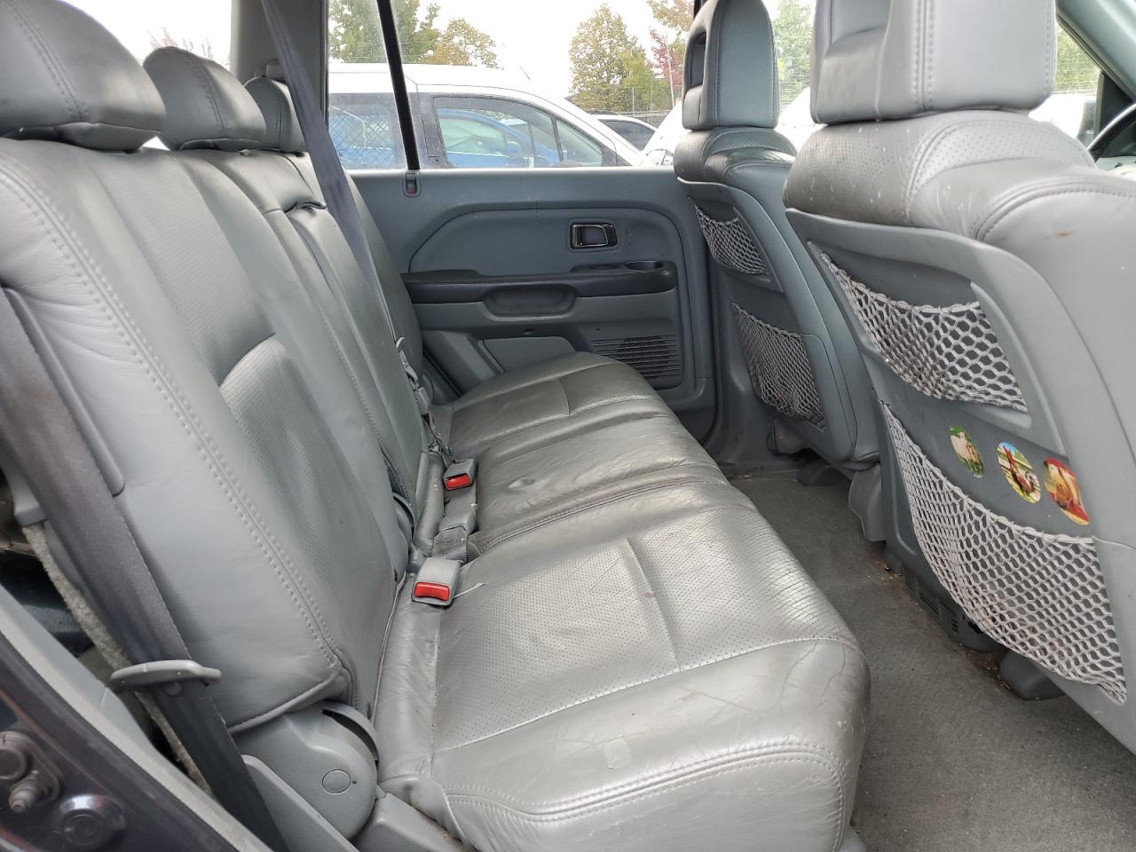 2004 Honda Pilot - Image 11