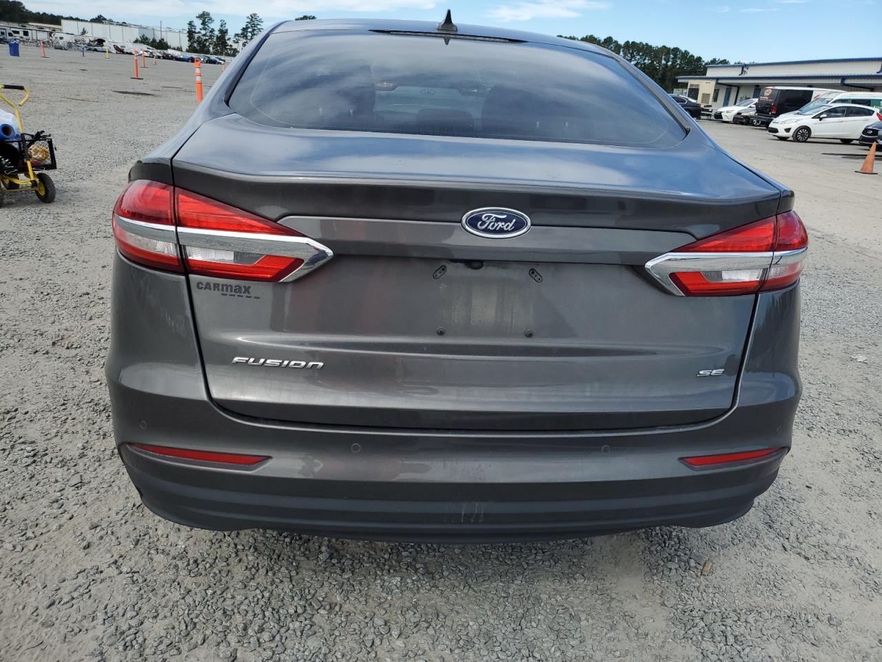 3FA6P0H75KR123163 2019 Ford Fusion Se