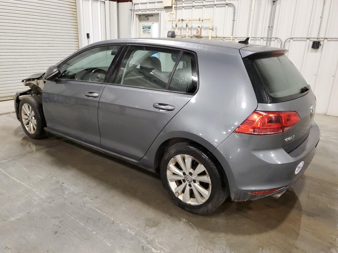 2015 Volkswagen Golf - Image 2