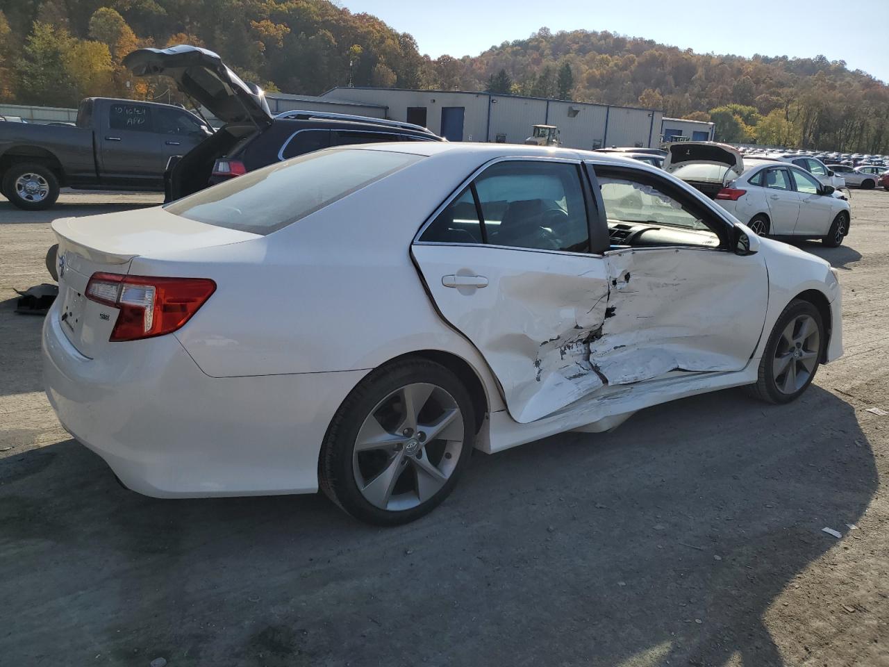 2014 Toyota Camry - Image 3