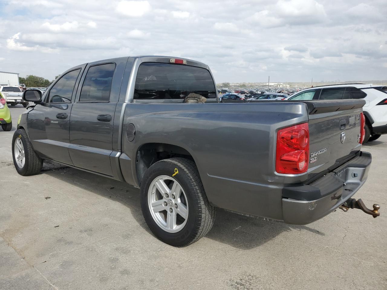 2008 Dodge Dakota - Image 2