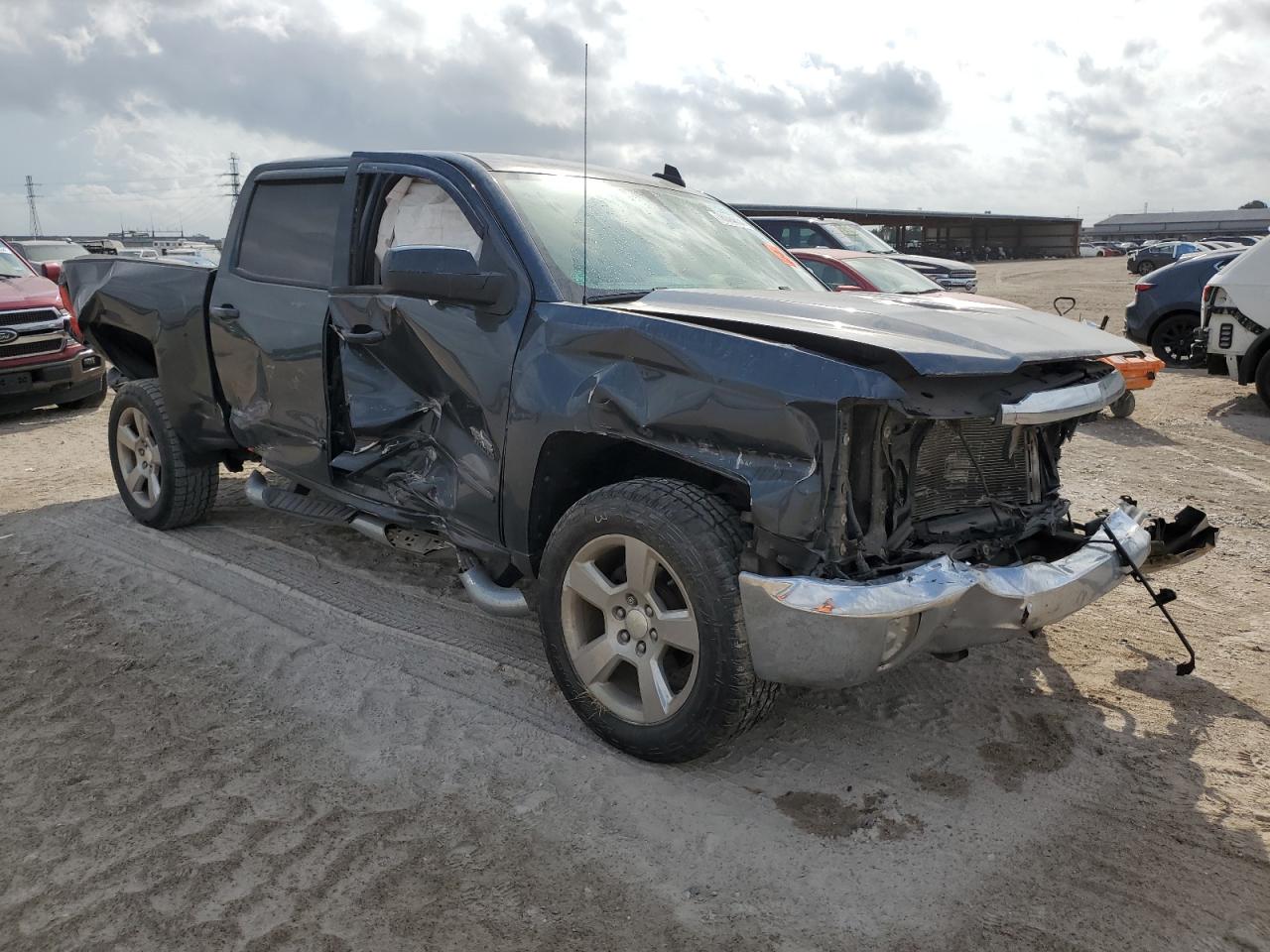 2017 Chevrolet Silverado - Image 4