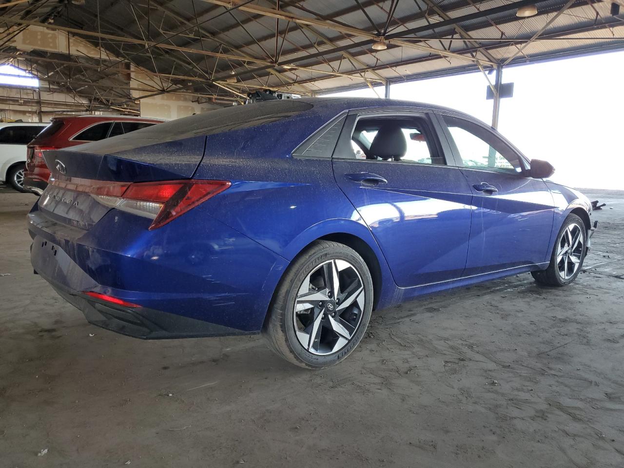 2023 Hyundai Elantra - Image 3