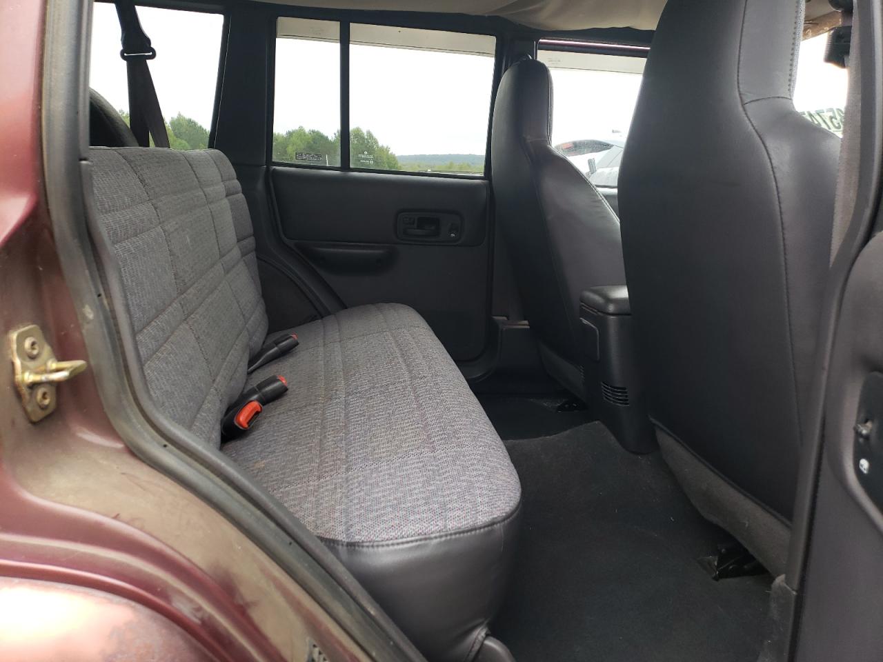 2000 Jeep Cherokee Sport VIN: 1J4FF48S7YL198568 Lot: 74357474