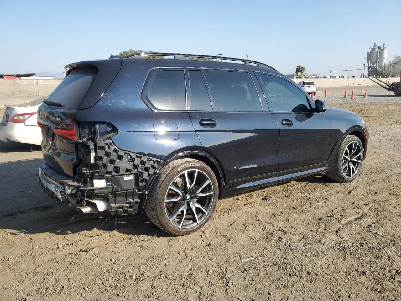 2020 BMW X7 - Image 3