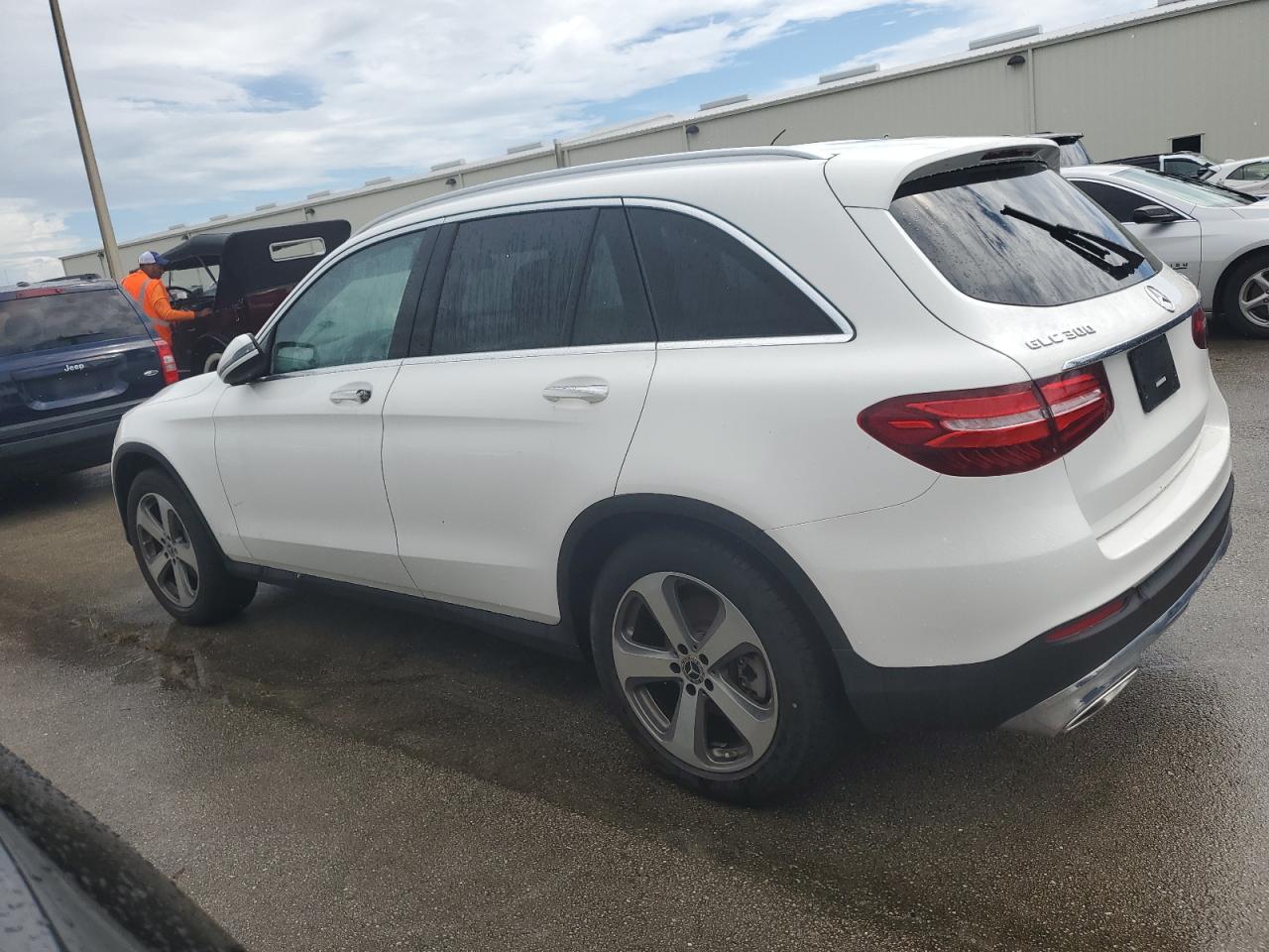 WDC0G4KB6KV166251 2019 MERCEDES-BENZ GLC - Image 2