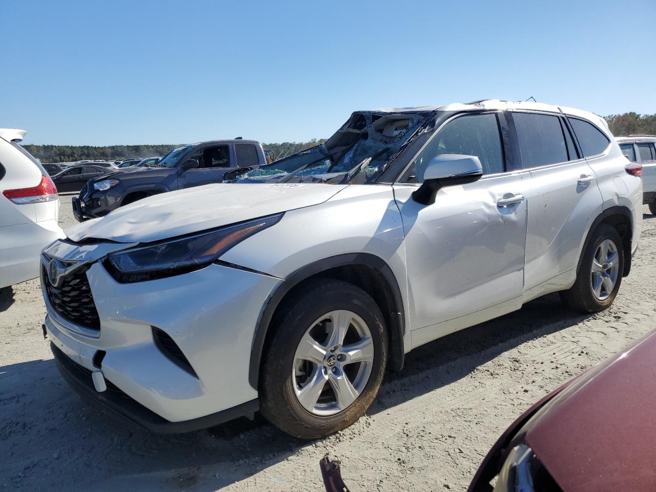 2021 Toyota Highlander - Image 1
