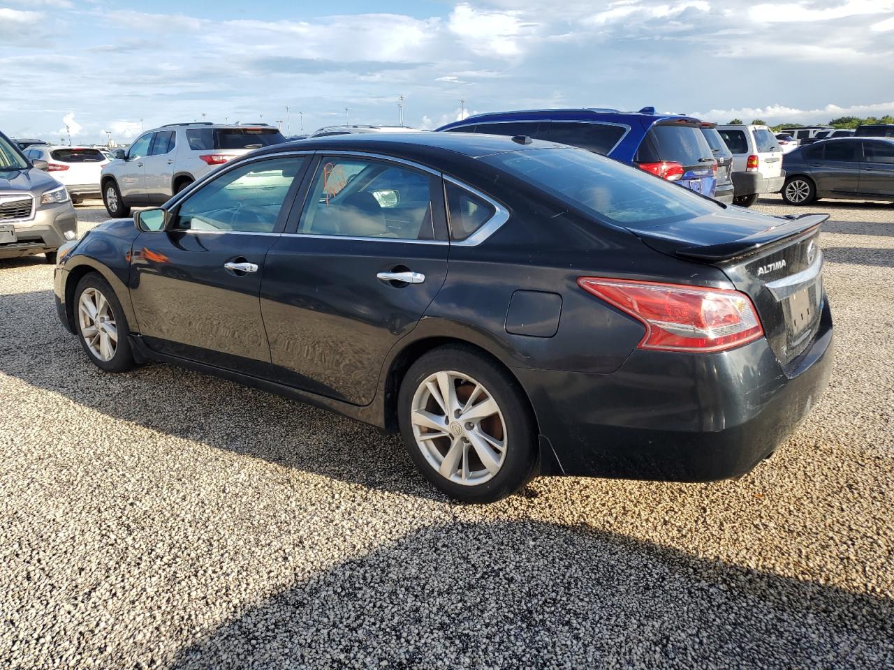2013 Nissan Altima - Image 2