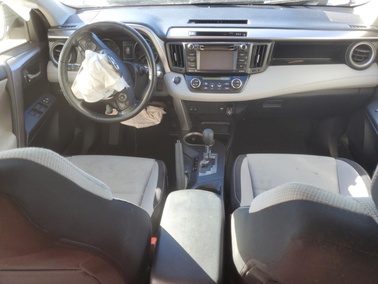 JTMRFREV2JJ210867 2018 Toyota Rav4 Adventure