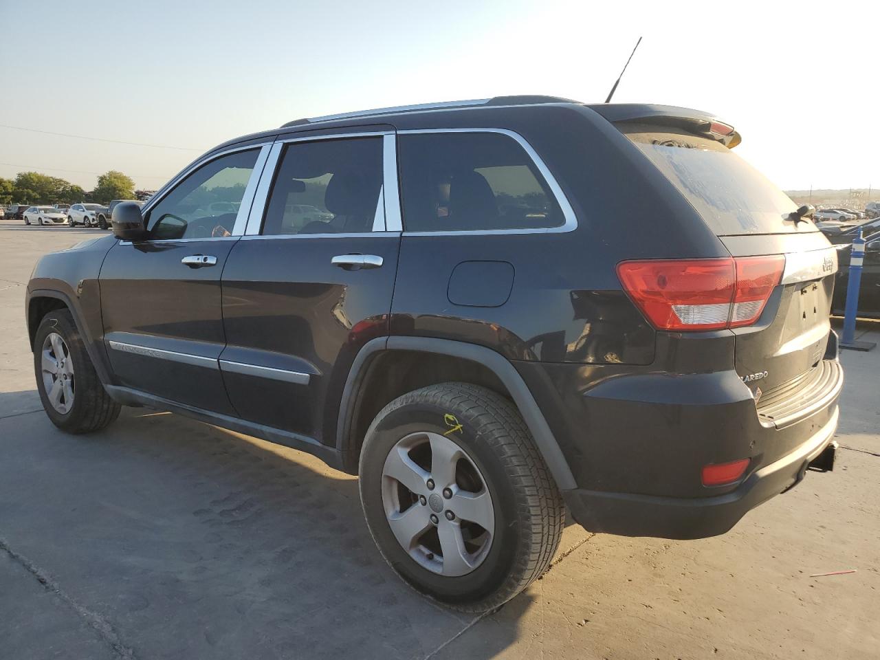 2011 Jeep Grand Cherokee - Image 2