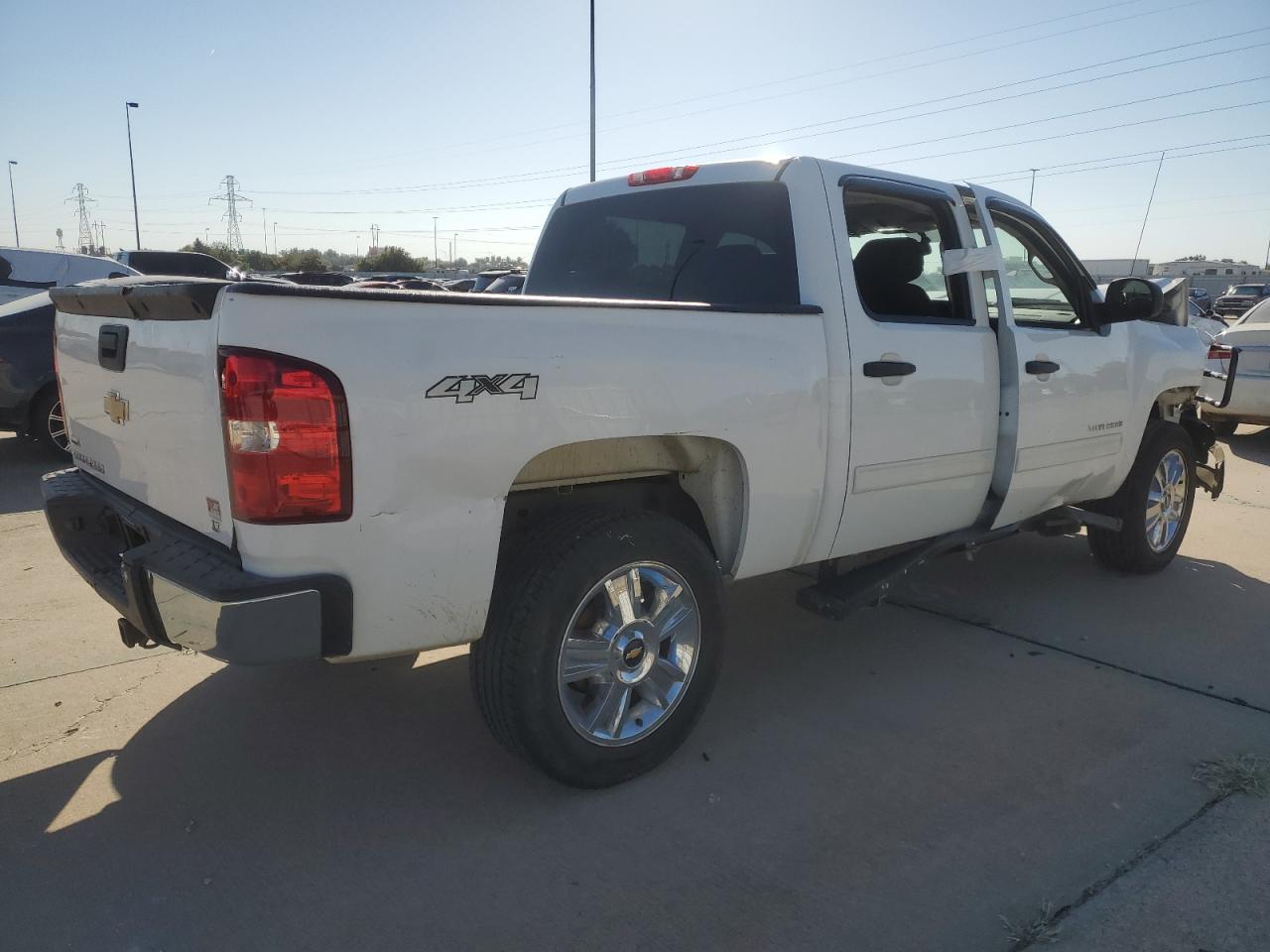 2011 Chevrolet Silverado - Image 3