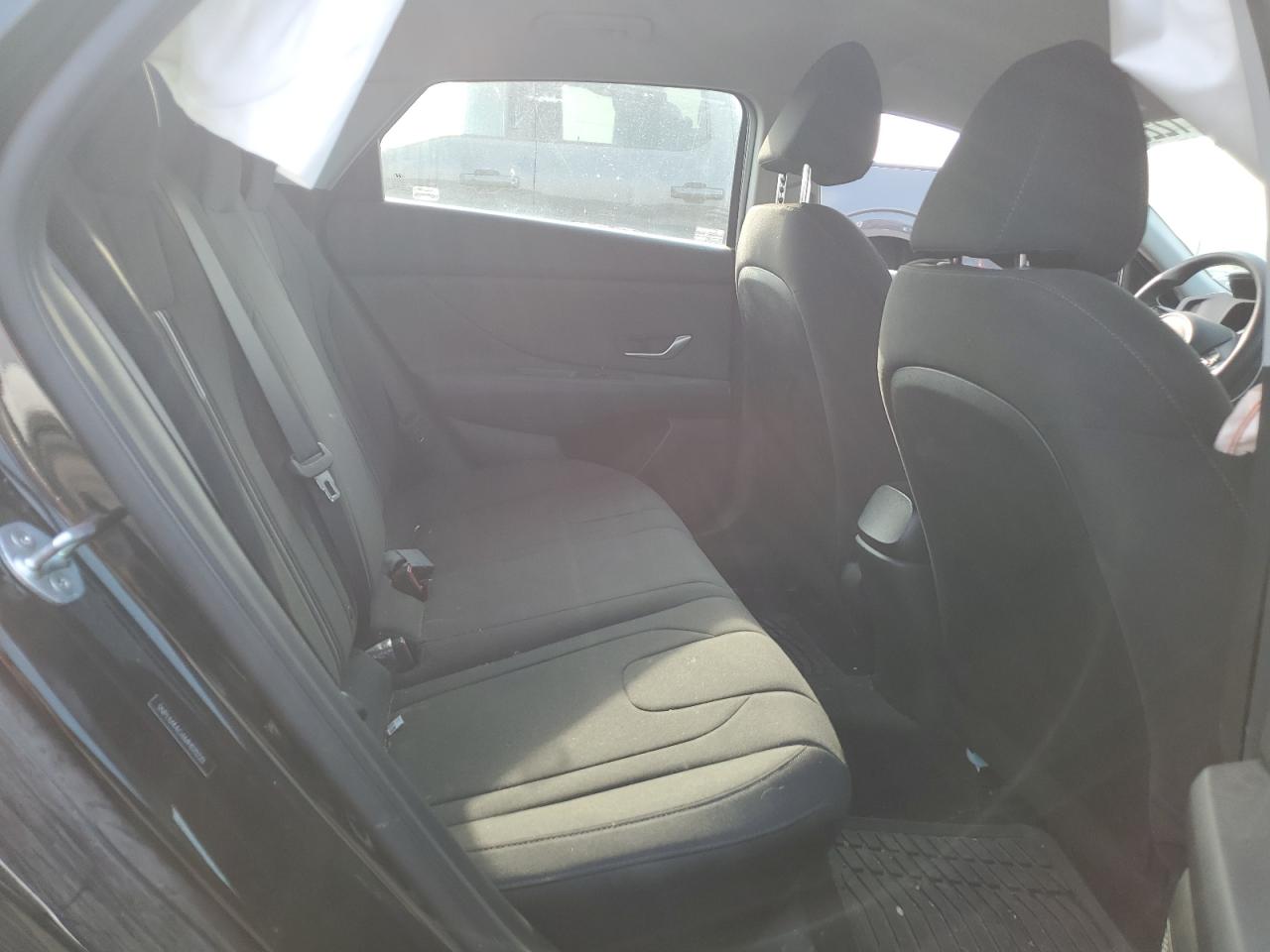 2021 Hyundai Elantra - Image 10