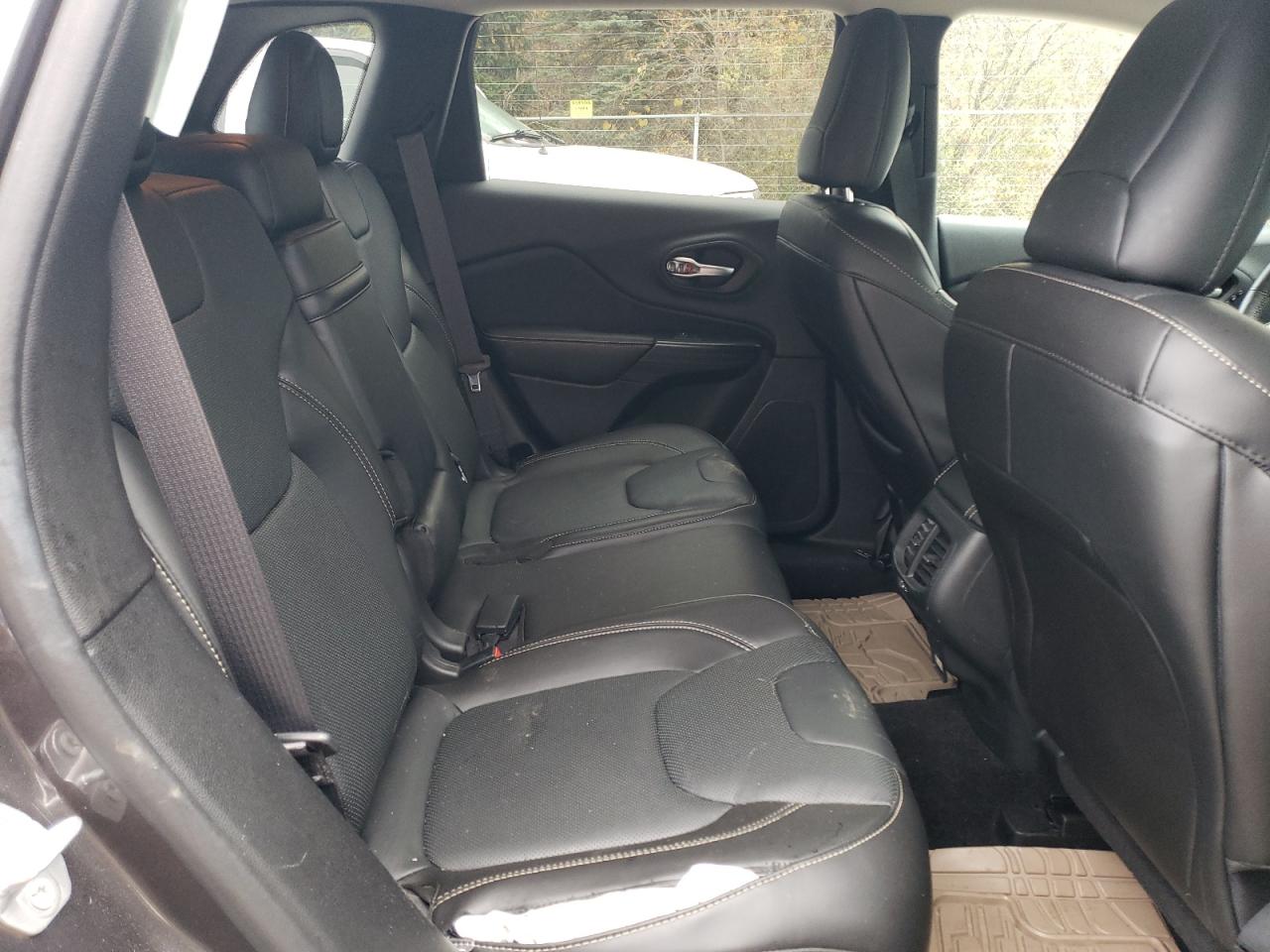 2015 Jeep Grand Cherokee - Image 11