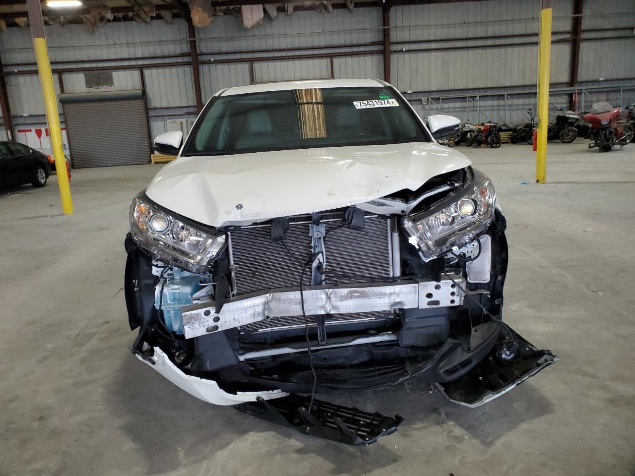 2019 Toyota Highlander - Image 5
