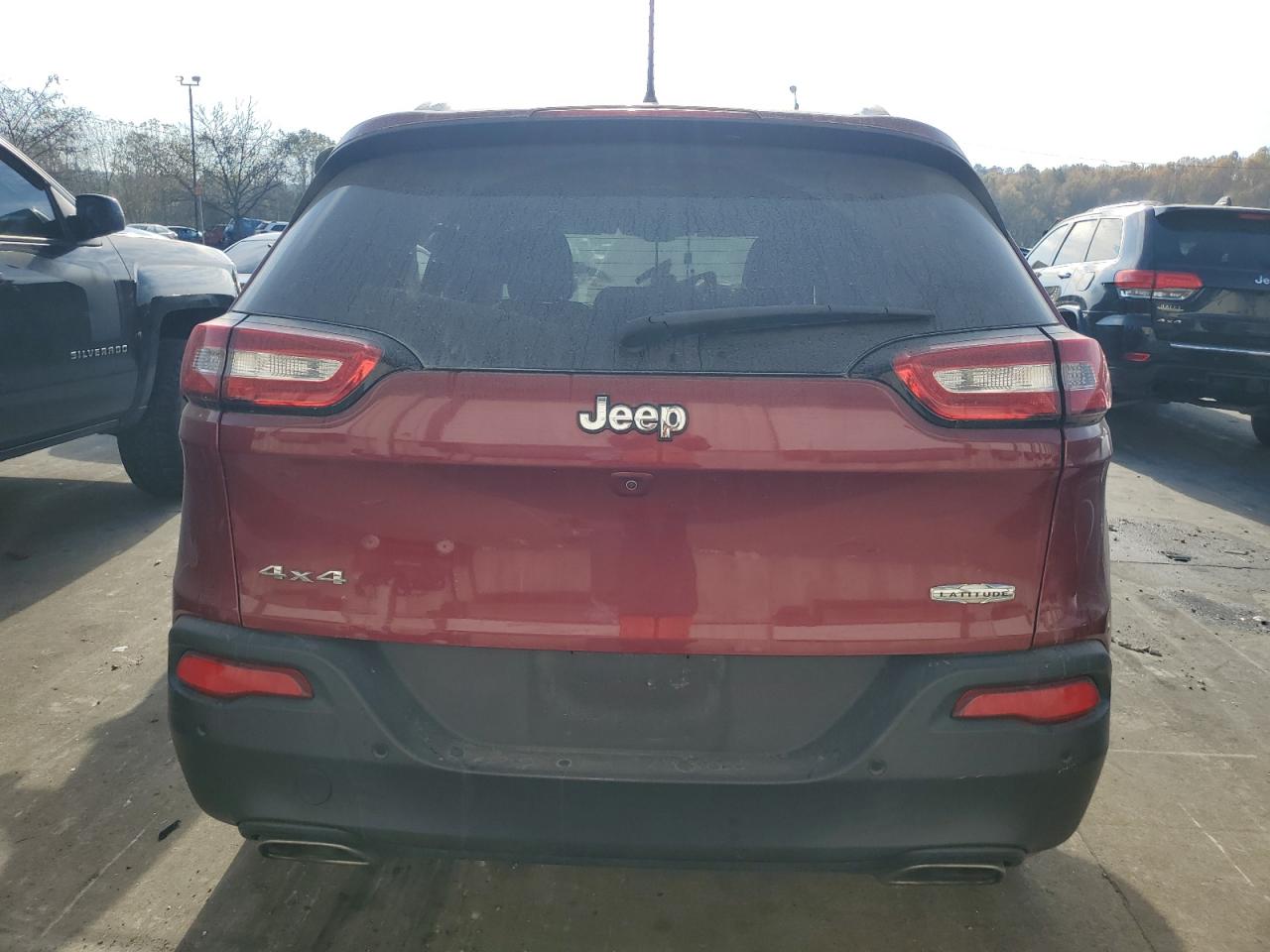 2017 Jeep Cherokee Latitude VIN: 1C4PJMCS0HW557306 Lot: 77892404