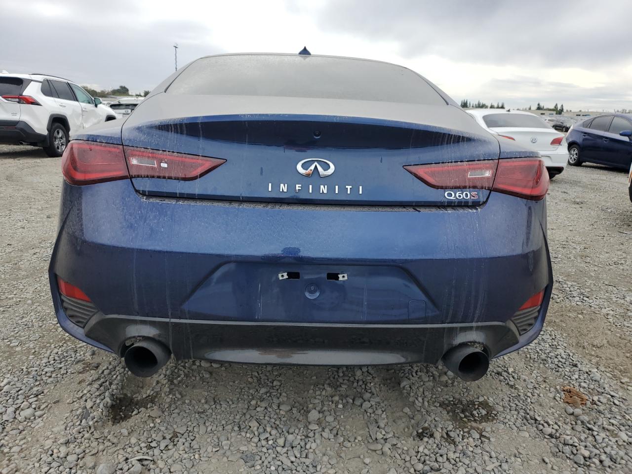 JN1FV7EKXHM610574 2017 Infiniti Q60 Red Sport 400