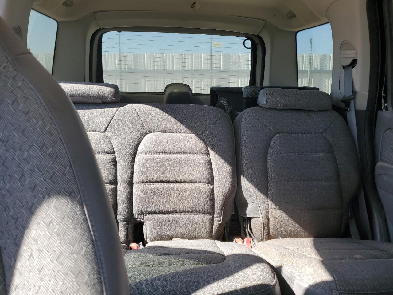 2002 Ford Explorer - Image 10