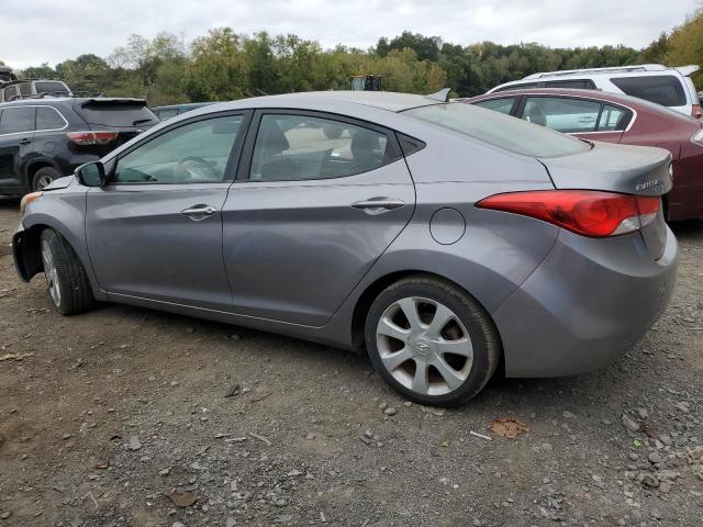 Sedans HYUNDAI ELANTRA 2013 Srebrny