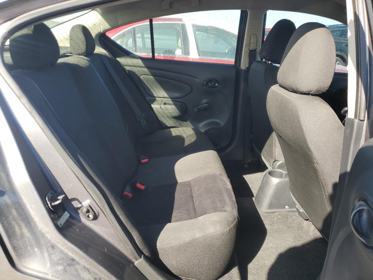 2018 Nissan Versa - Image 10