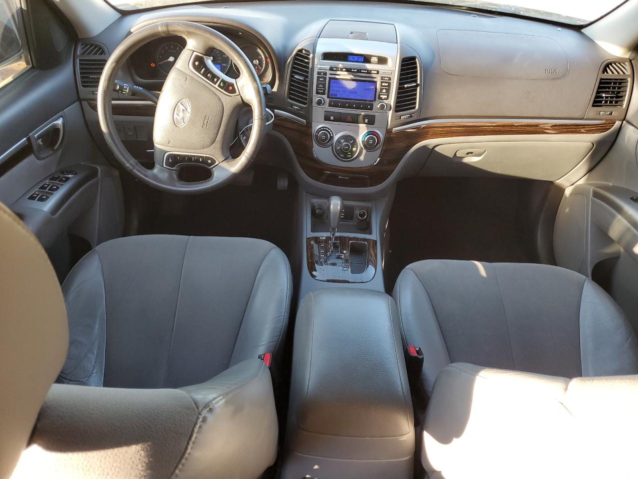 2011 Hyundai Santa Fe - Image 8