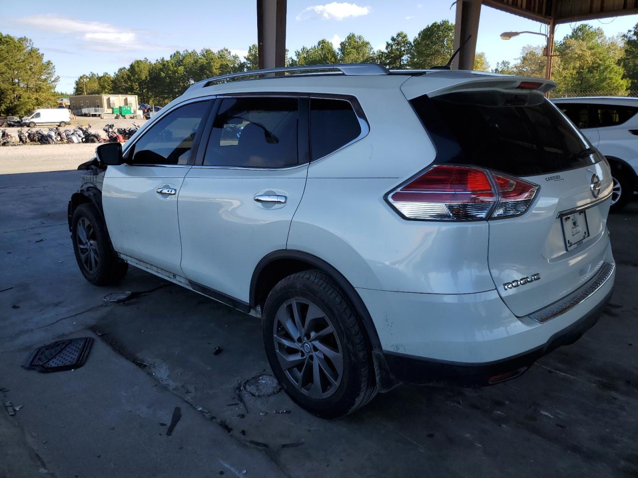2016 Nissan Rogue - Image 2