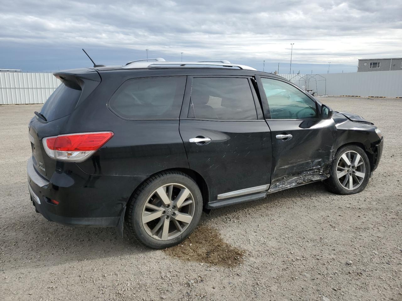 2014 Nissan Pathfinder - Image 3