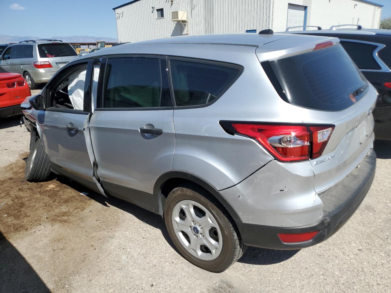 1FMCU0F72KUC05137 2019 Ford Escape S