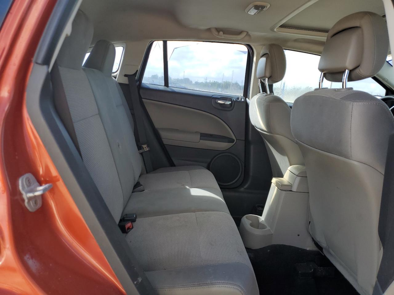 2010 Dodge Caliber - Image 10