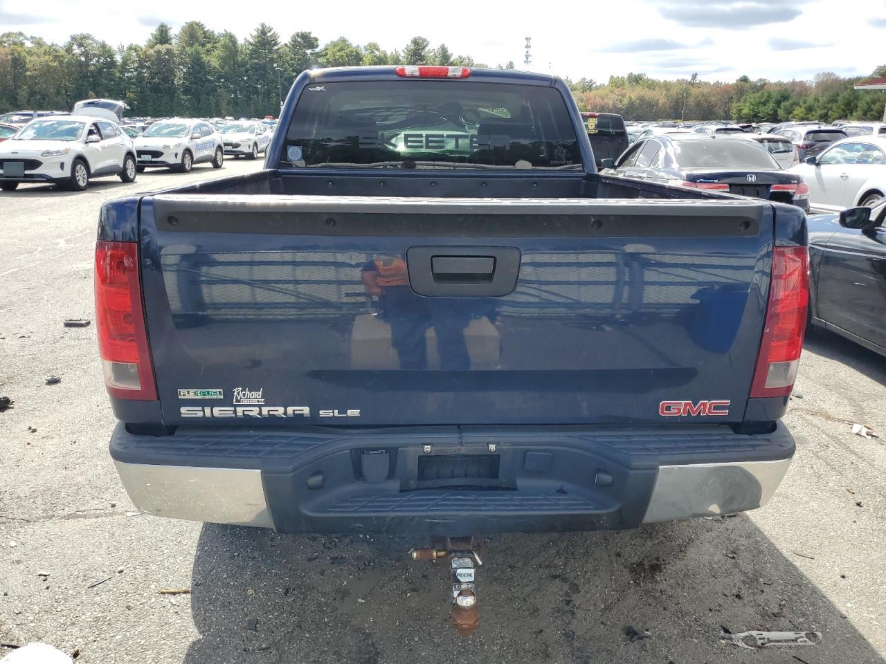 2011 GMC Sierra - Image 6