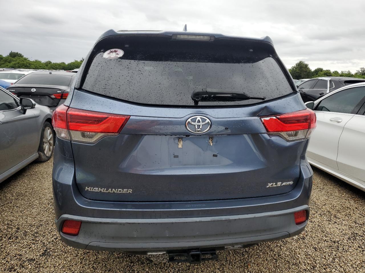 2018 Toyota Highlander Se VIN: 5TDJZRFH4JS812475 Lot: 73827684