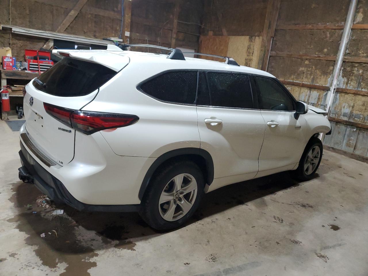 2020 Toyota Highlander - Image 3