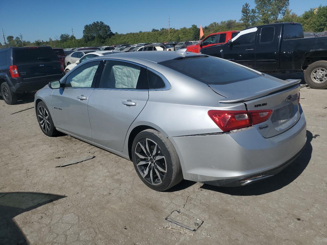 2021 Chevrolet Malibu - Image 2