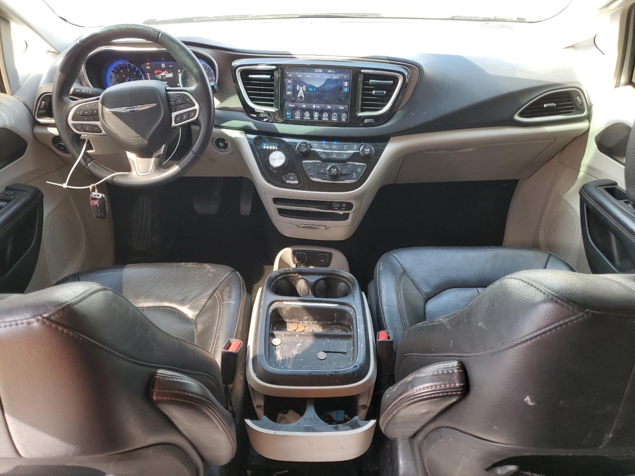 2018 Chrysler Pacifica - Image 8