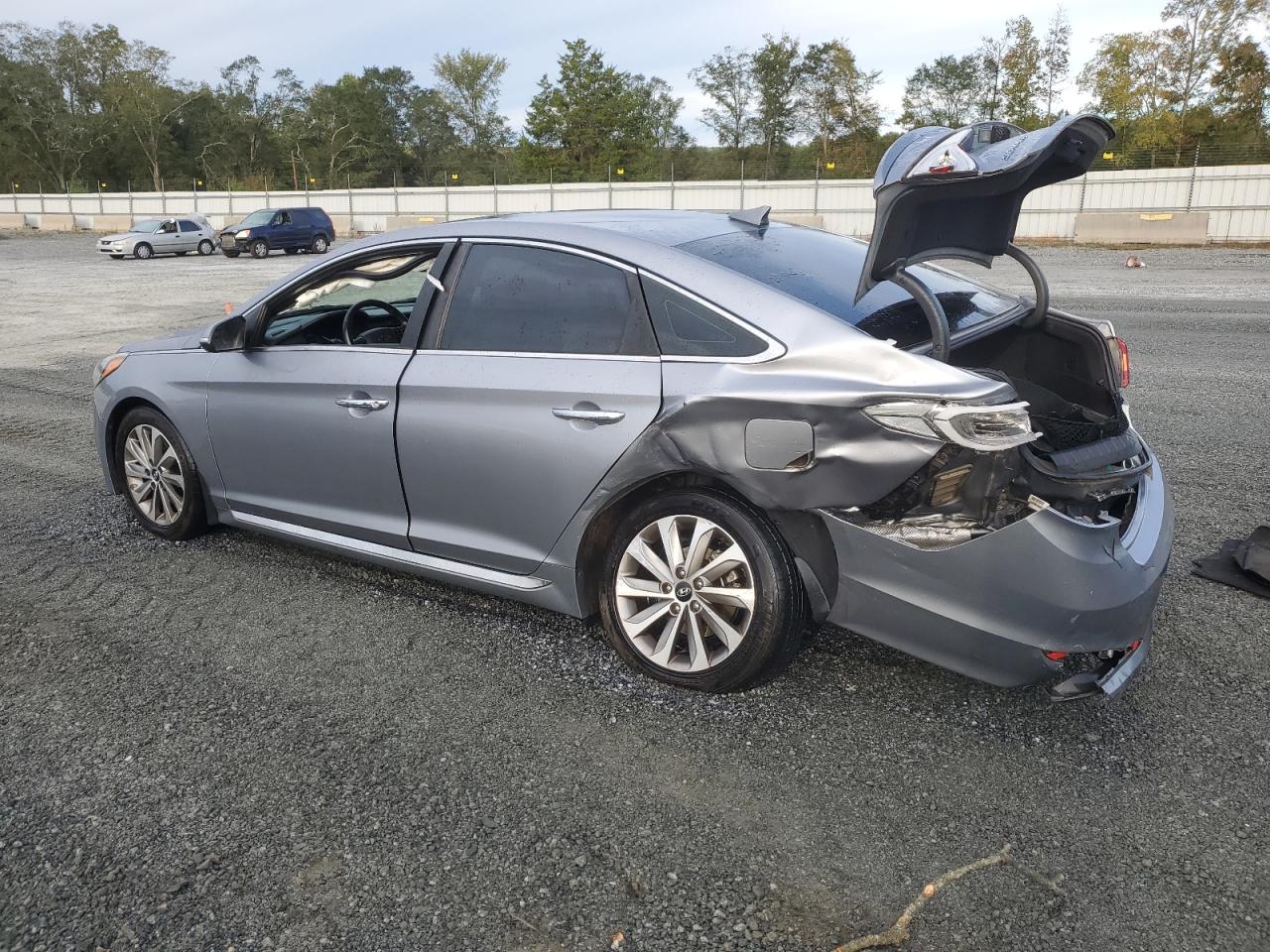 2017 Hyundai Sonata - Image 2