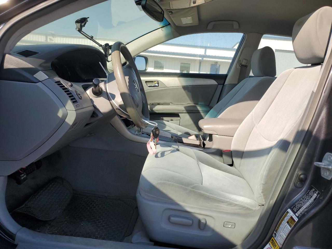 2010 Toyota Avalon - Image 7