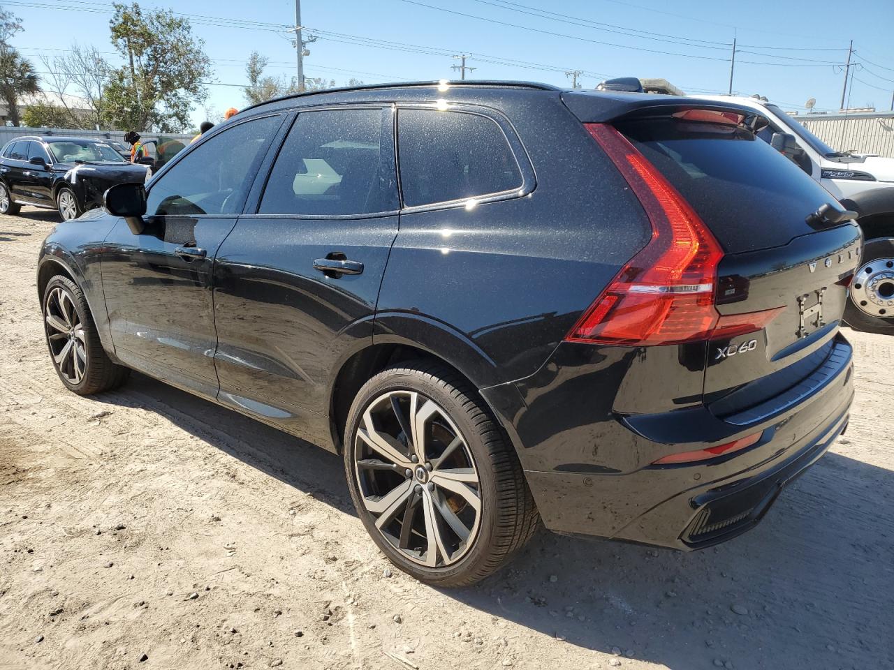 2023 Volvo XC60 - Image 2