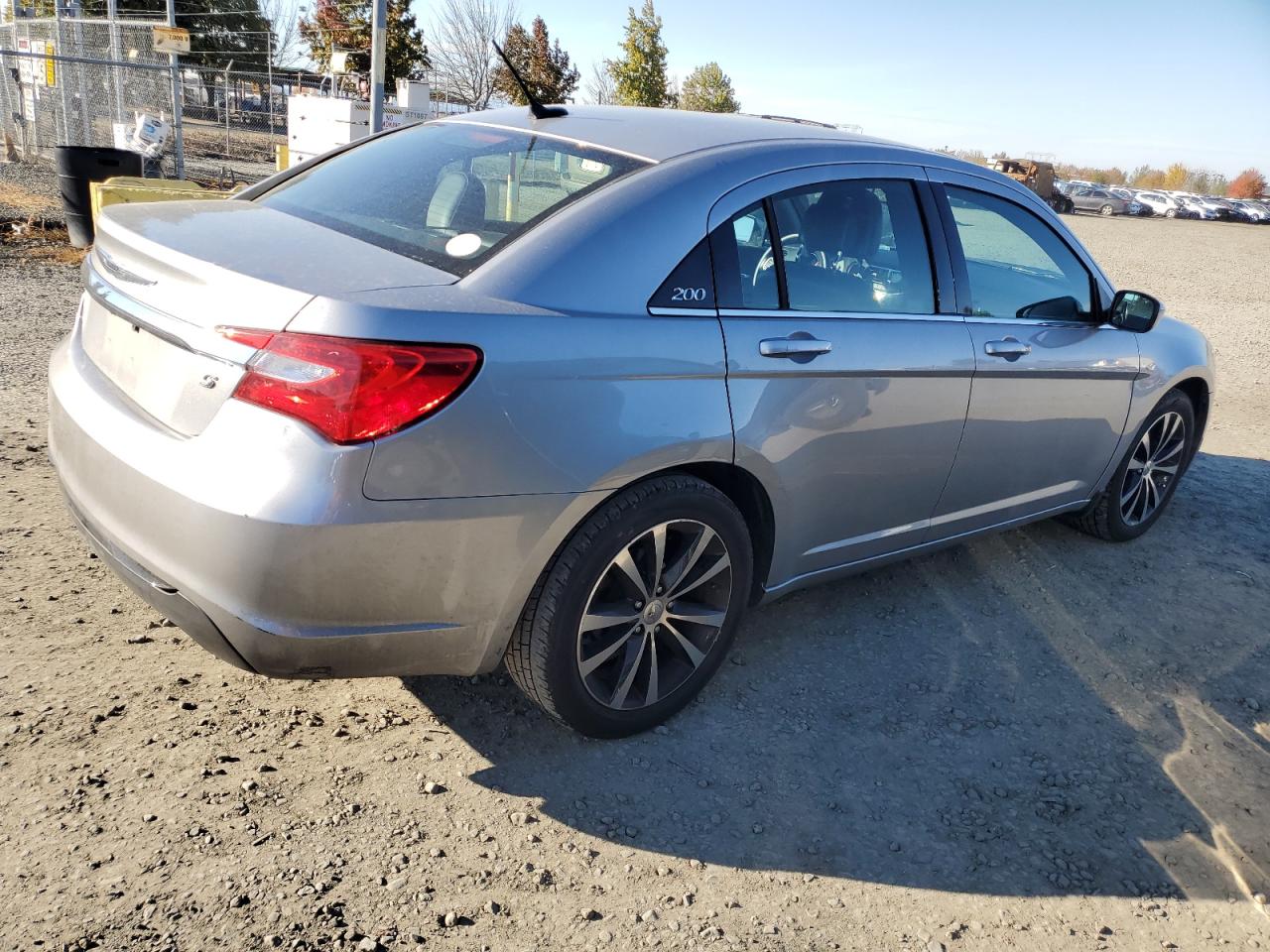 VIN 1C3CCBCG8DN676931 2013 CHRYSLER 200 no.3