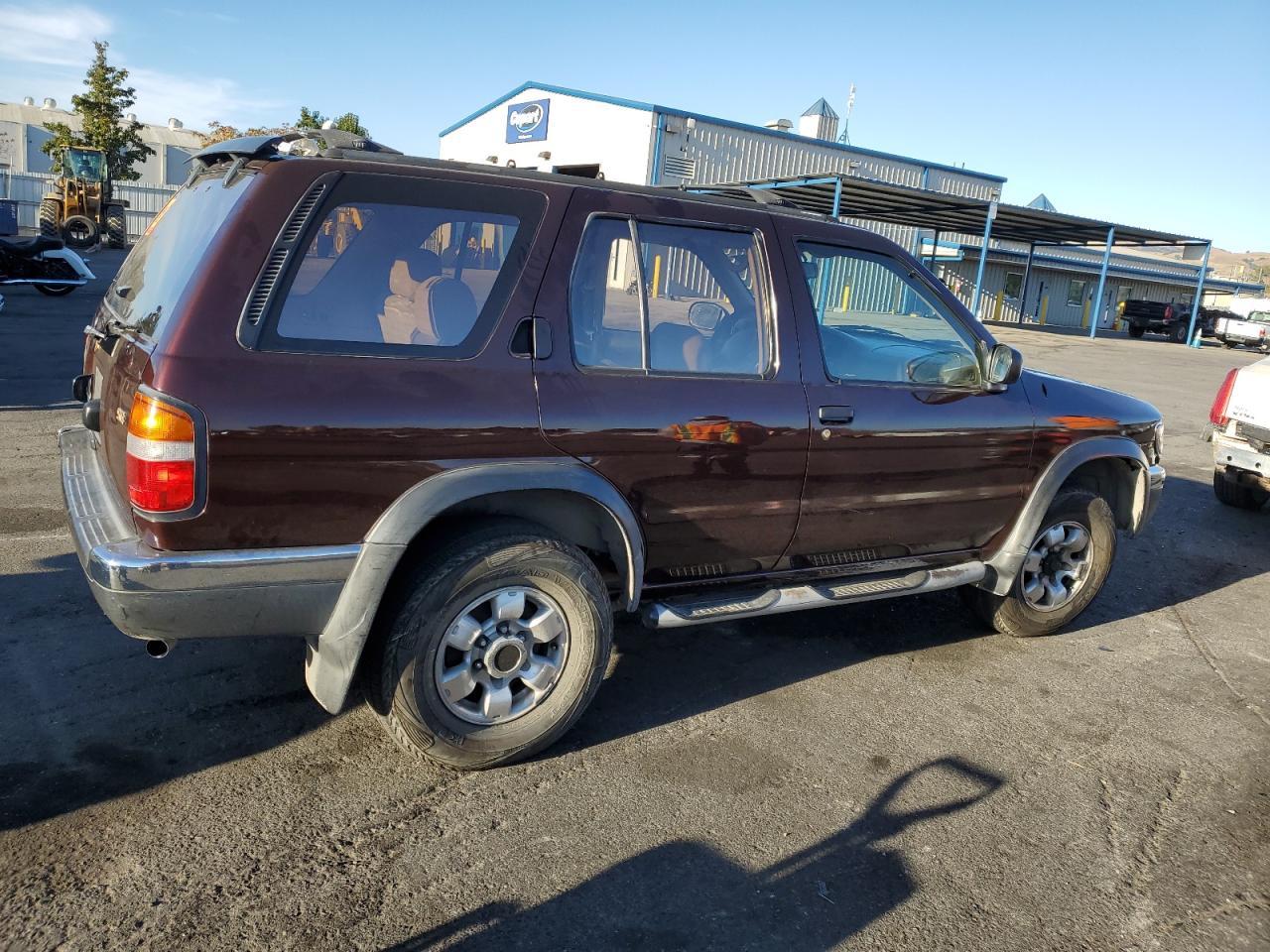 1996 Nissan Pathfinder - Image 3