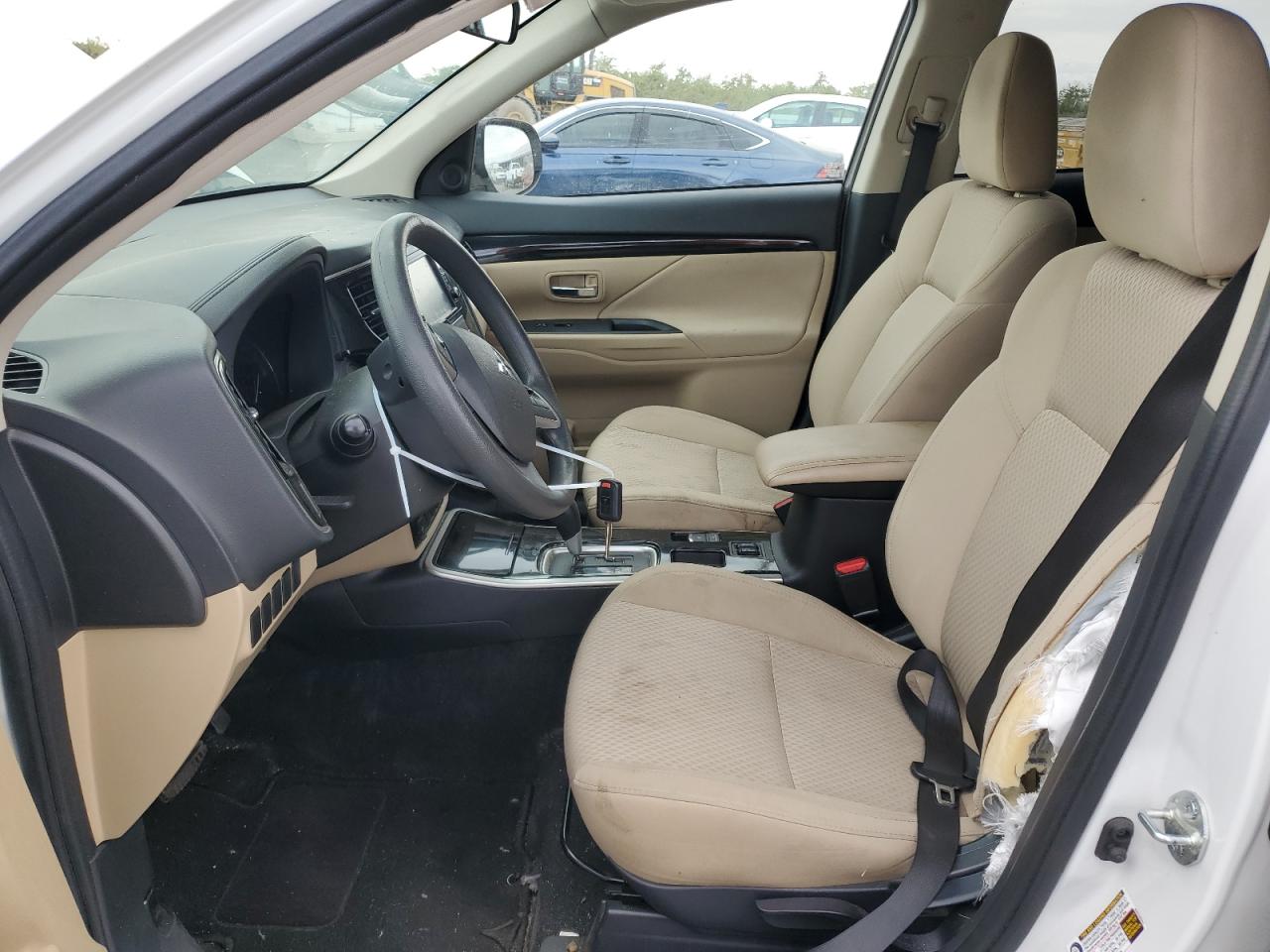 2019 Mitsubishi Outlander - Image 7